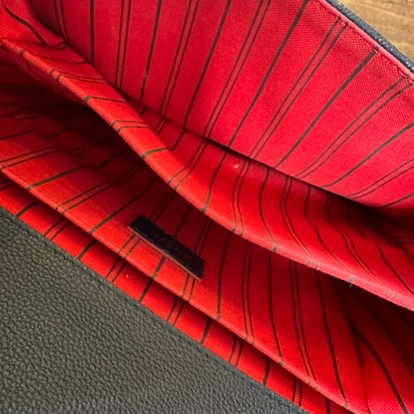 SOLD Louis Vuitton Ponchette Metís - Picture 6 of 8